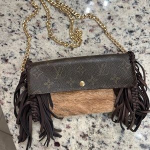 AUTHENTIC Revamped Louis Vuitton Wallet With Removeable Chain